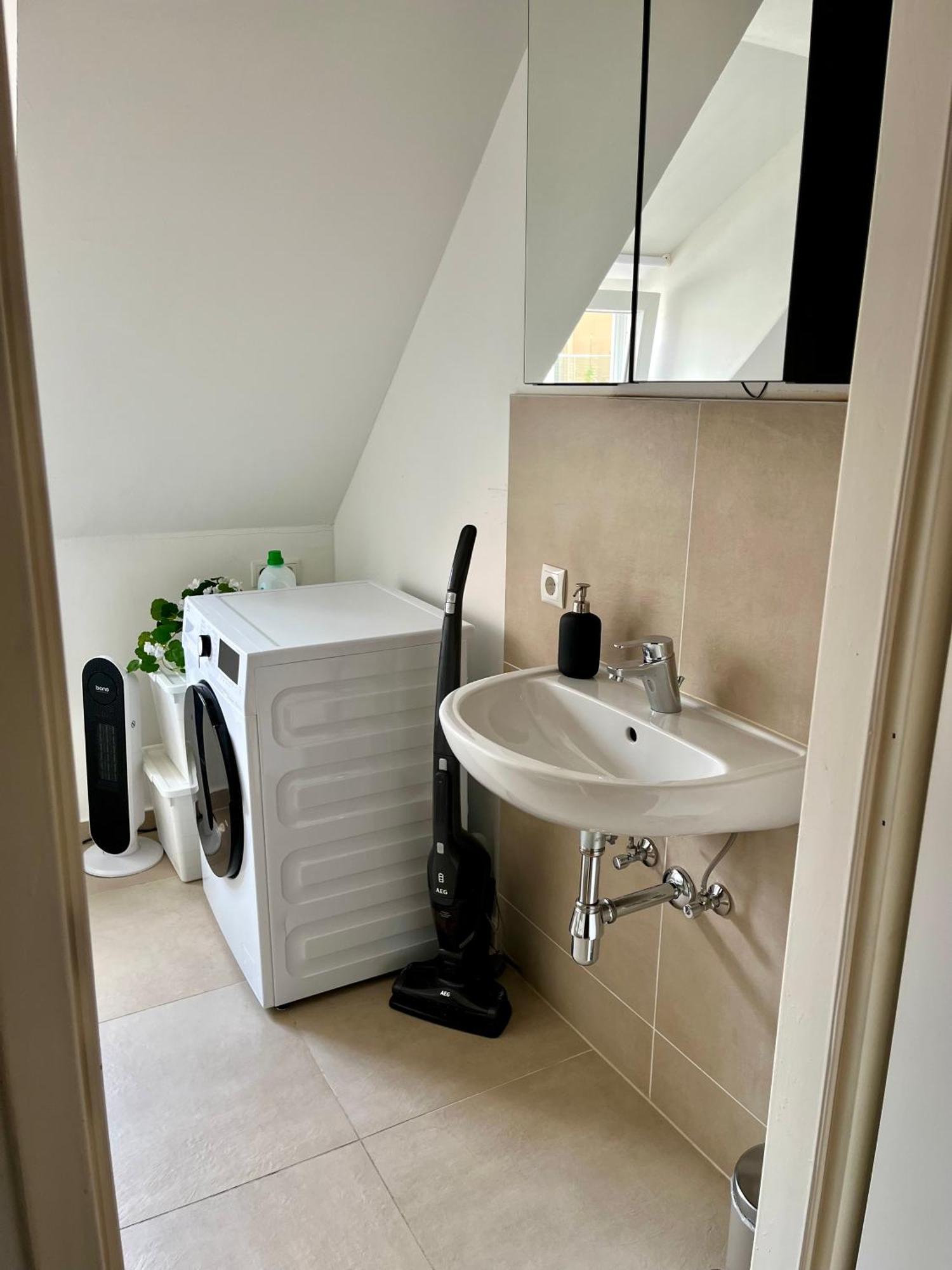Flores City Center Studio - Easy Self-Check-In Graz Luaran gambar